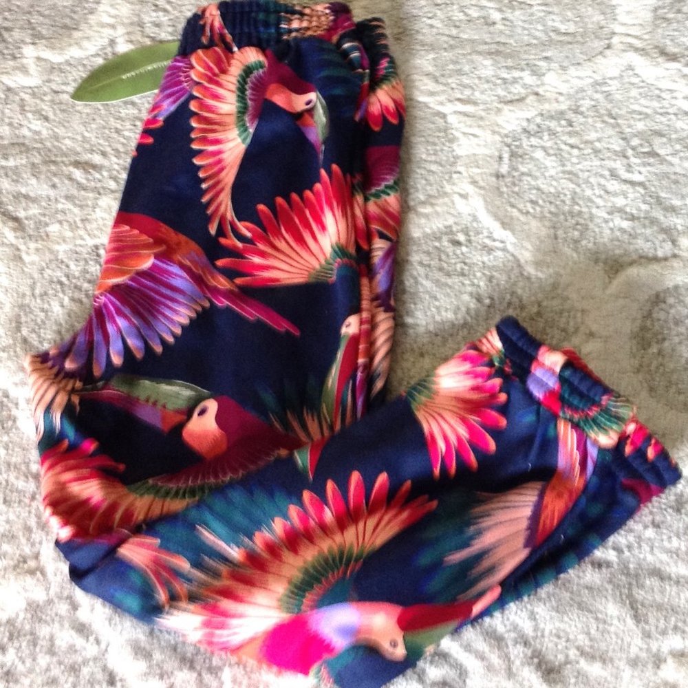 FARM Rio Colorful Toucan Sweatpants - Picture 7 of 15